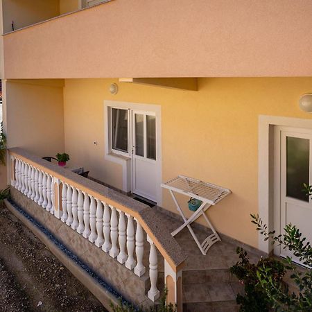 Apartments Nadica - Free Parking Нин Экстерьер фото