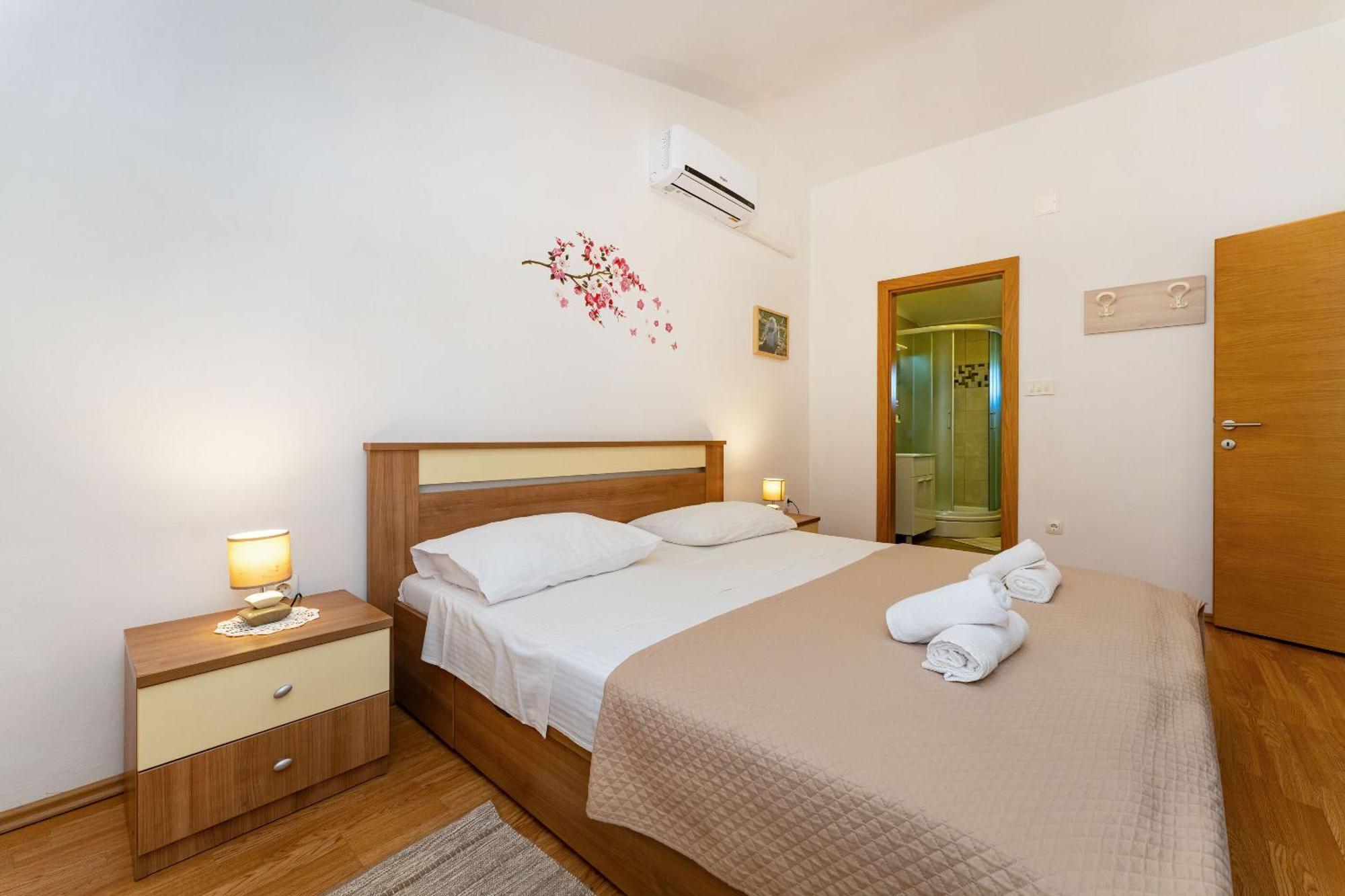 Apartments Nadica - Free Parking Нин Экстерьер фото