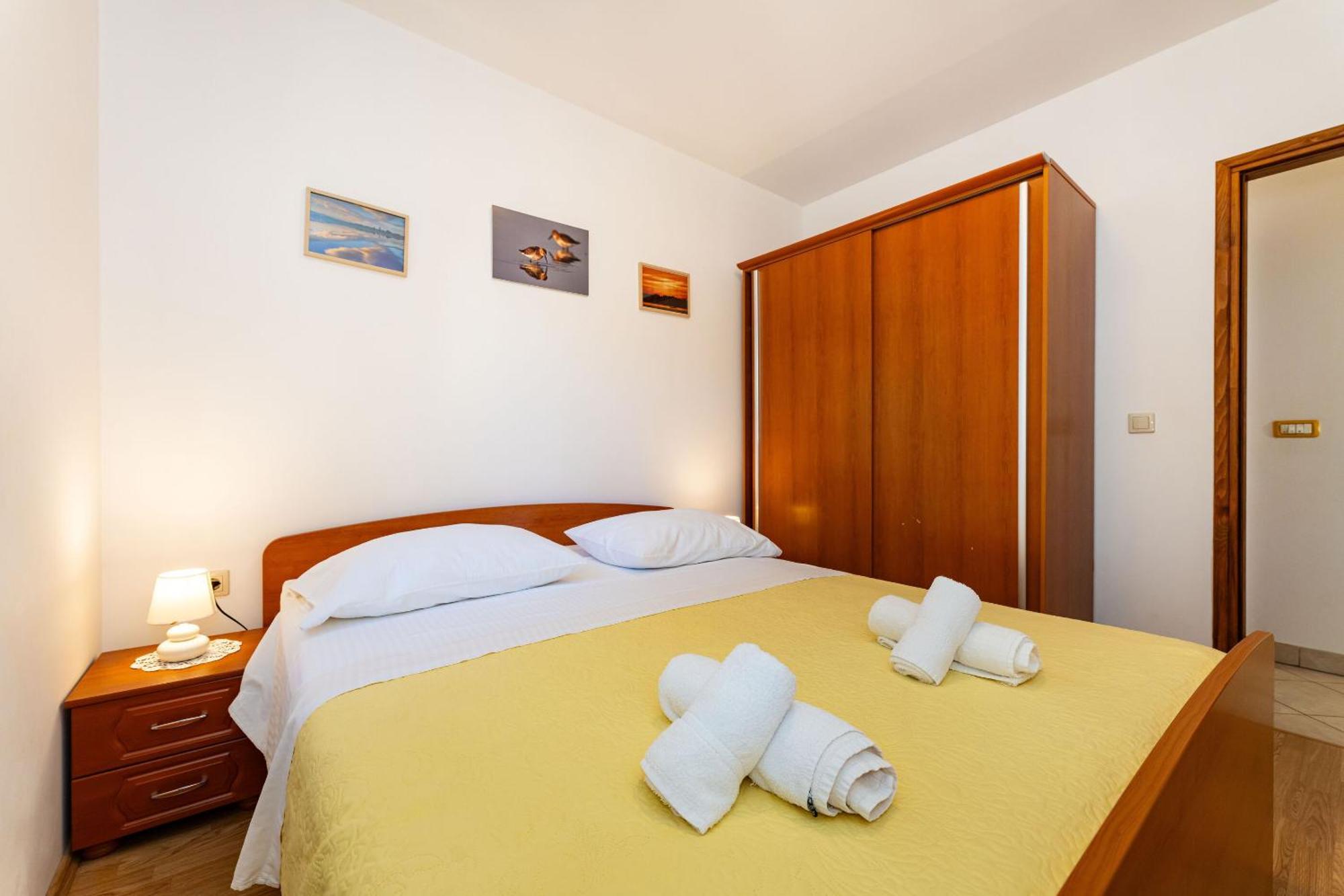 Apartments Nadica - Free Parking Нин Экстерьер фото