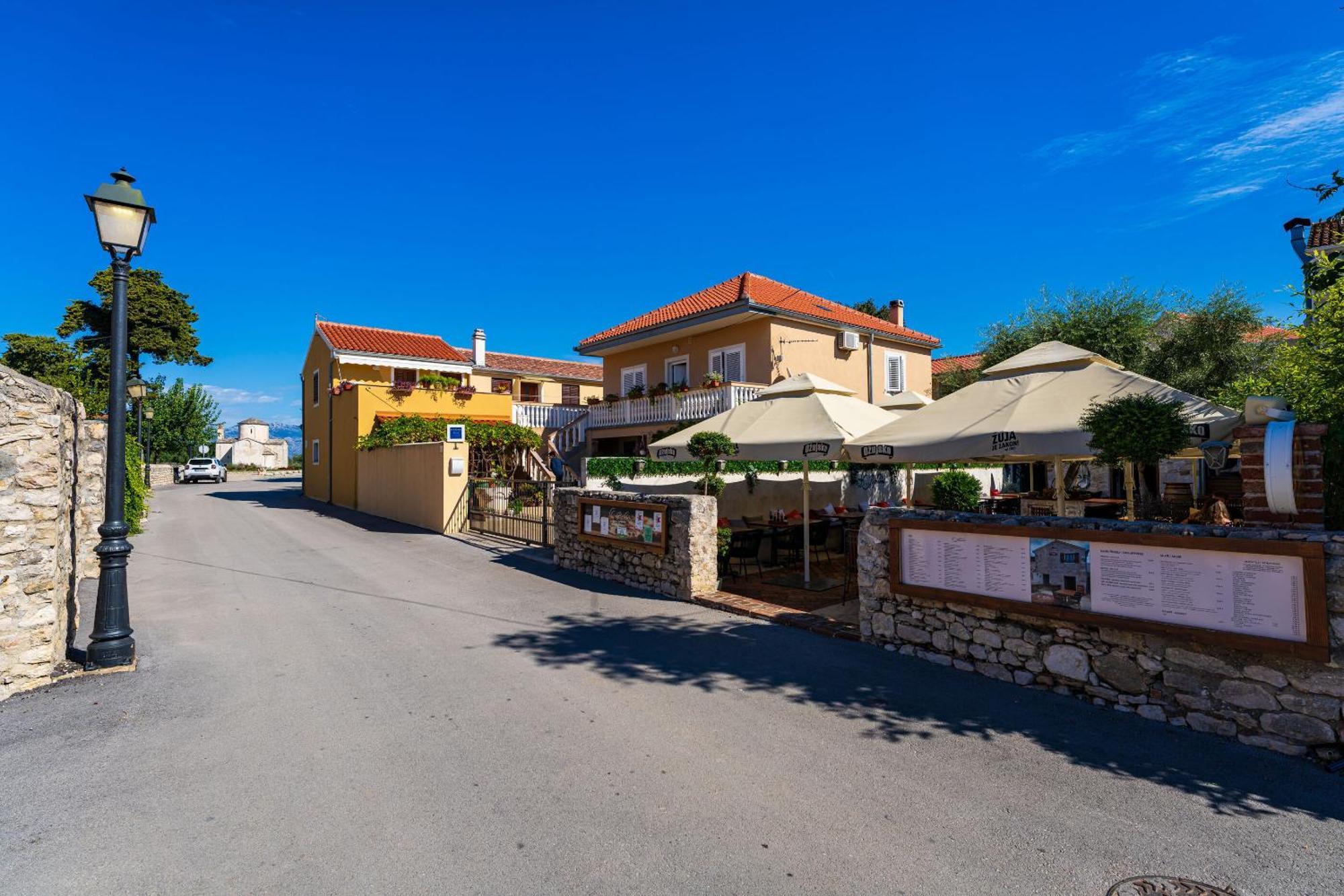 Apartments Nadica - Free Parking Нин Экстерьер фото