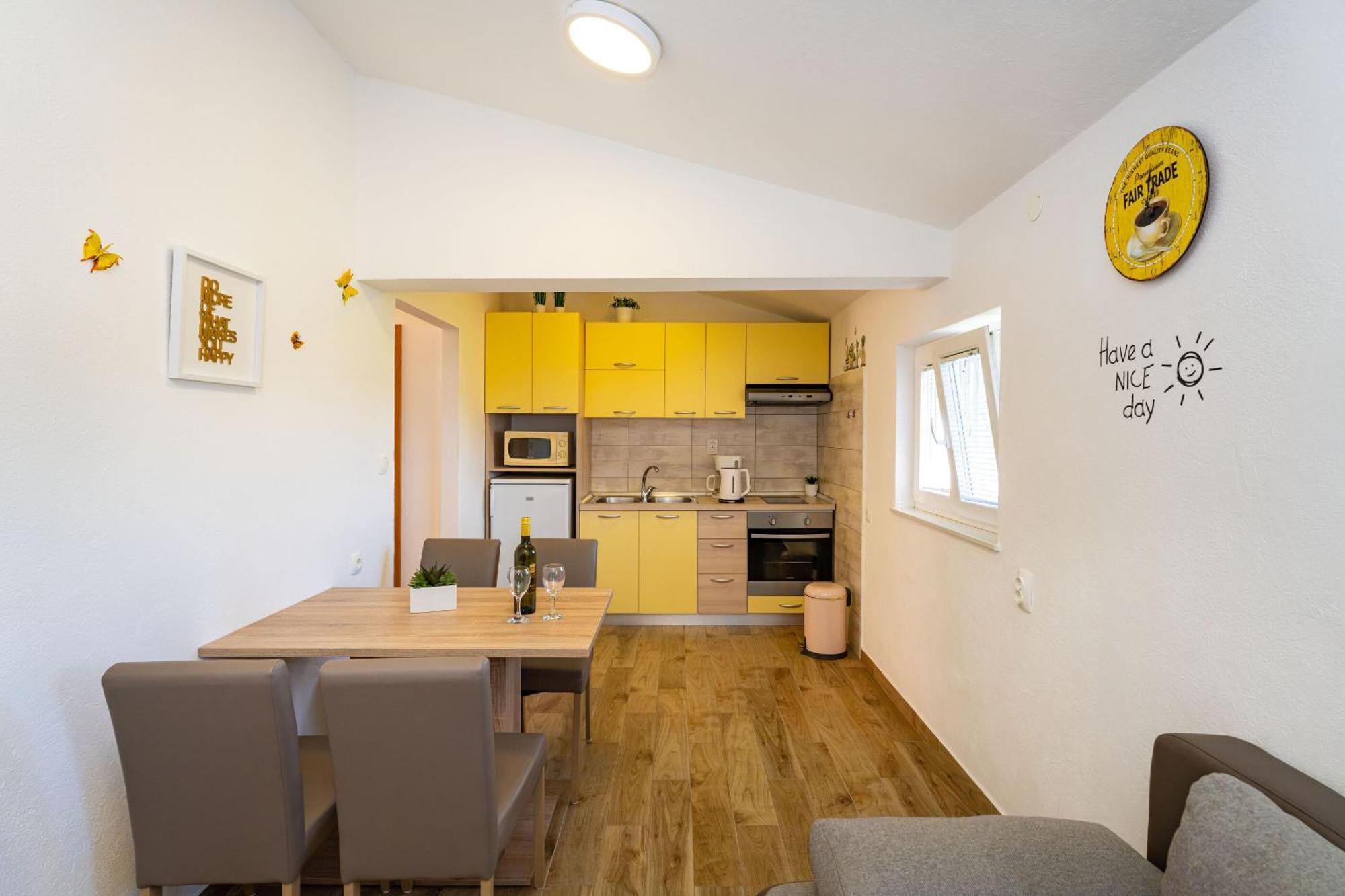 Apartments Nadica - Free Parking Нин Экстерьер фото